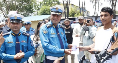  हराएका ६५ वटा मोटरसाइकल र स्कुटर सम्बन्धित धनीलाई हस्तान्तरण 